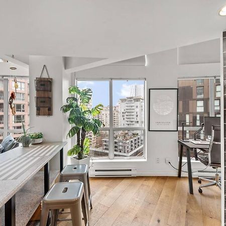 Beautiful Downtown Loft With Full Kitchen Apartamento Vancouver Exterior foto